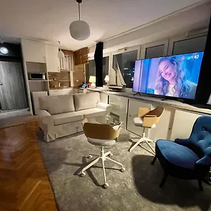 Super Grey 2 Metro Fast Wifi 65'tv Netflix Hbo Appletv+ Warszawa